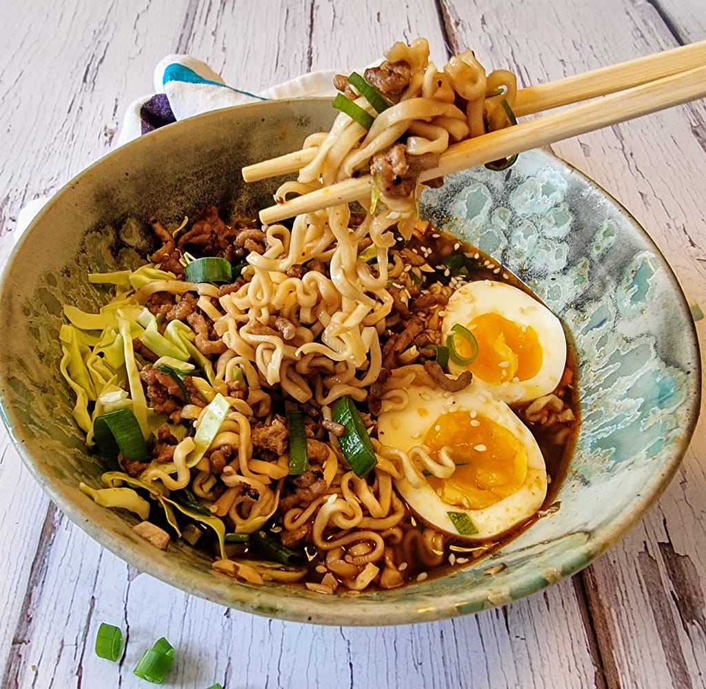 Ramen med svinekød