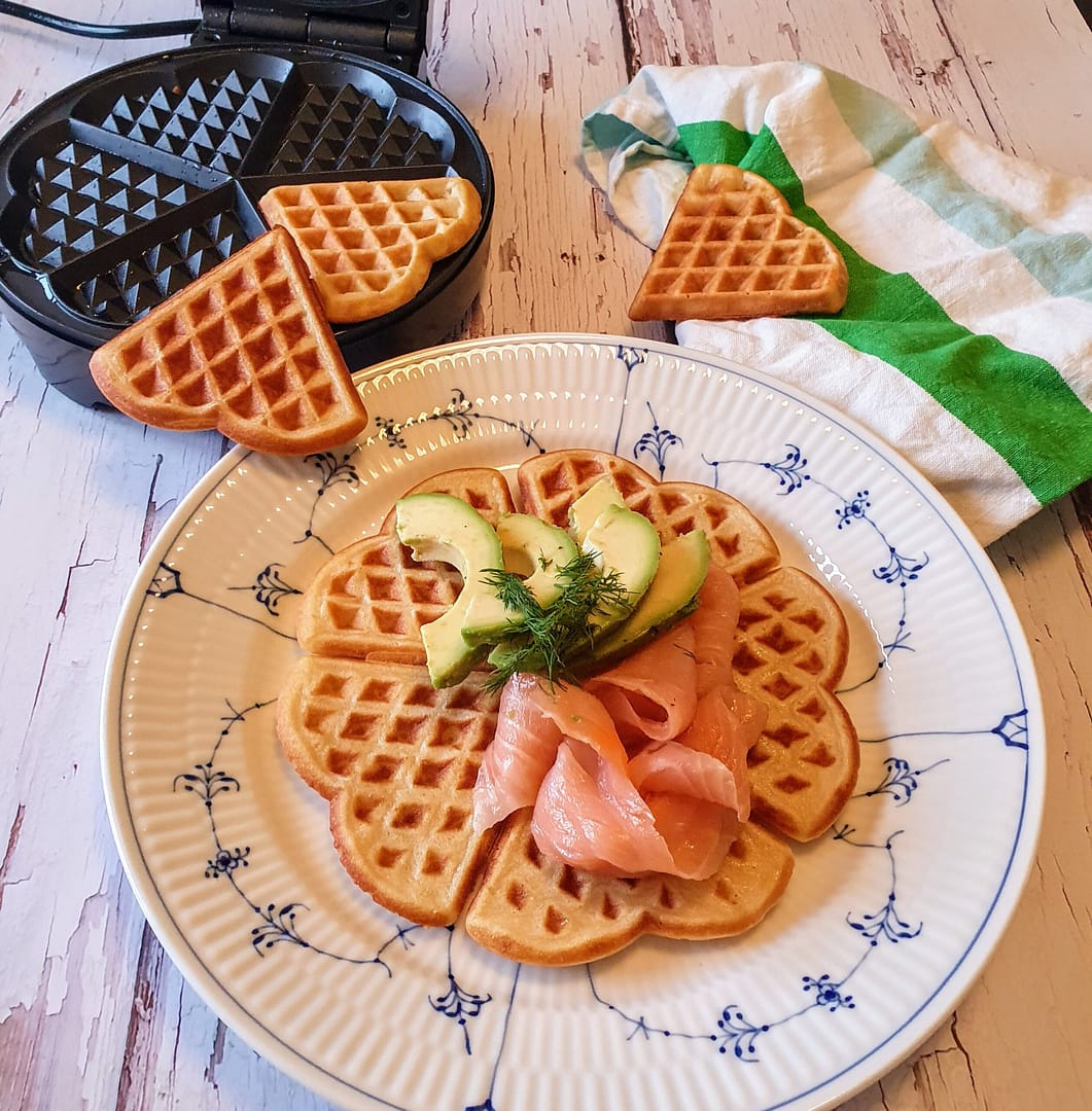 Vafler med avokado og laks