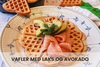 Vafler med laks og avokado fisk