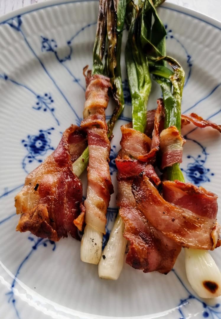 Cipollate con pancetta – grillede forårsløg med pancetta