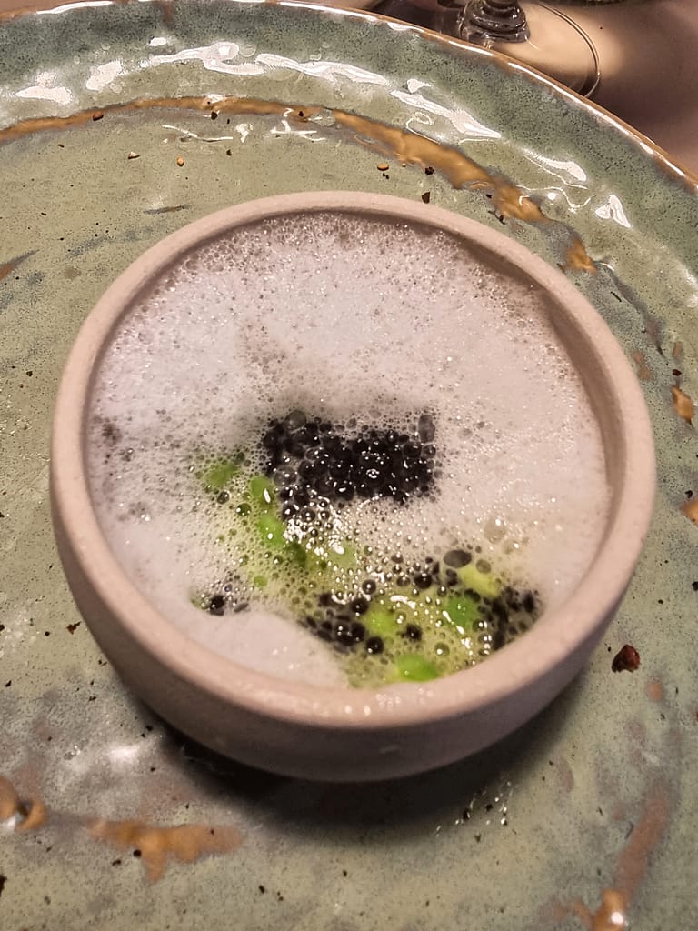 Ærter med skum på Kornly & Caviar