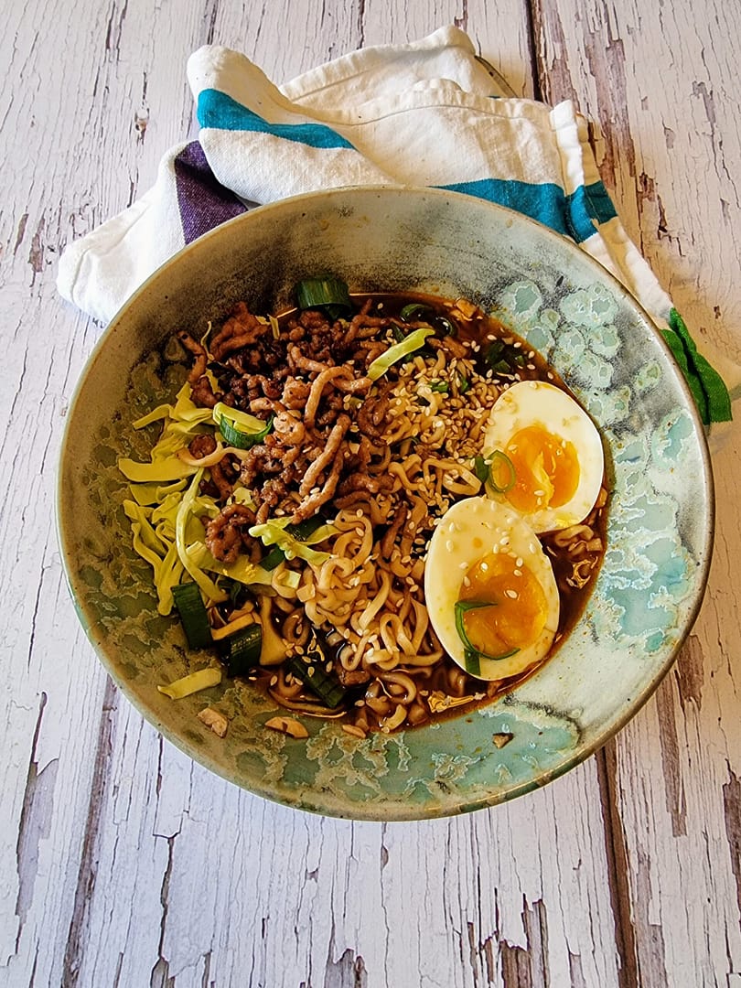 Ramen med svinekød