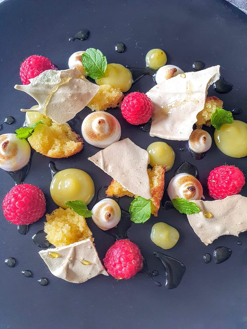 Mazarinkage med lemoncurd og marengs