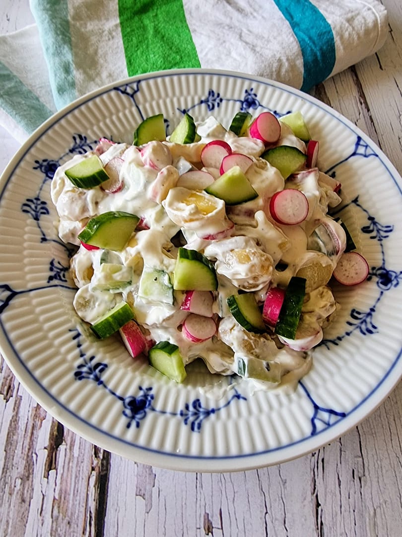 Kartoffelsalat med rygeost
