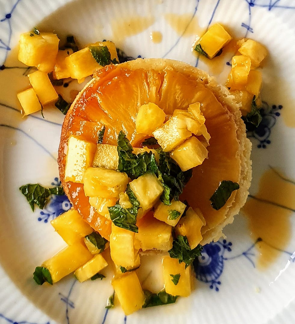 Ananaskage med ananas-gin