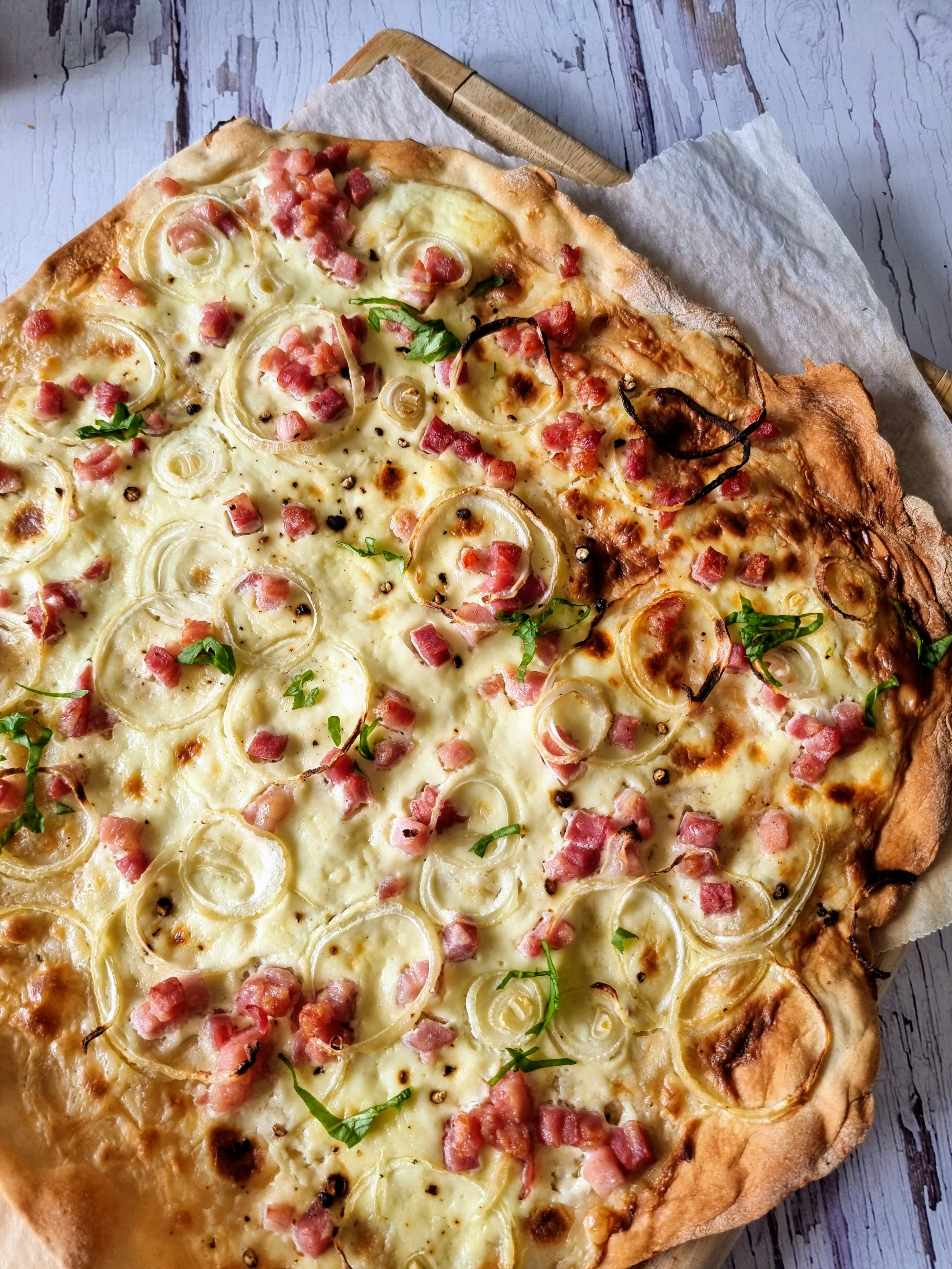 Flammkuchen med løg